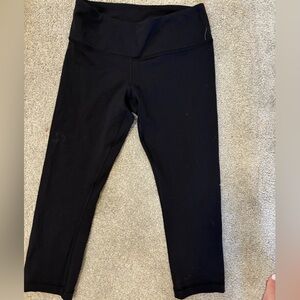 Lululemon cropped leggings size 6 - barely worn